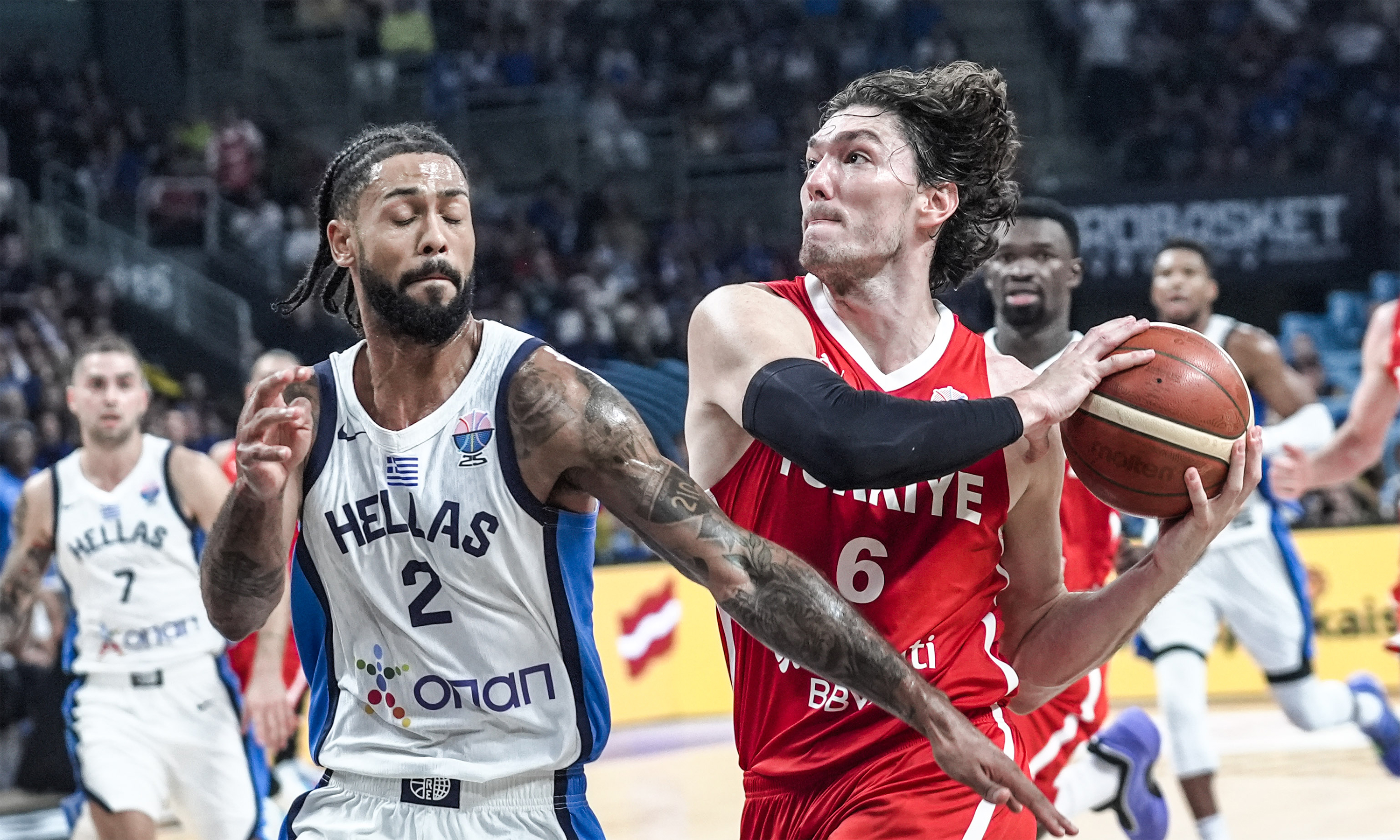 12 Dev Adam, EuroBasket'te finale yükseldi