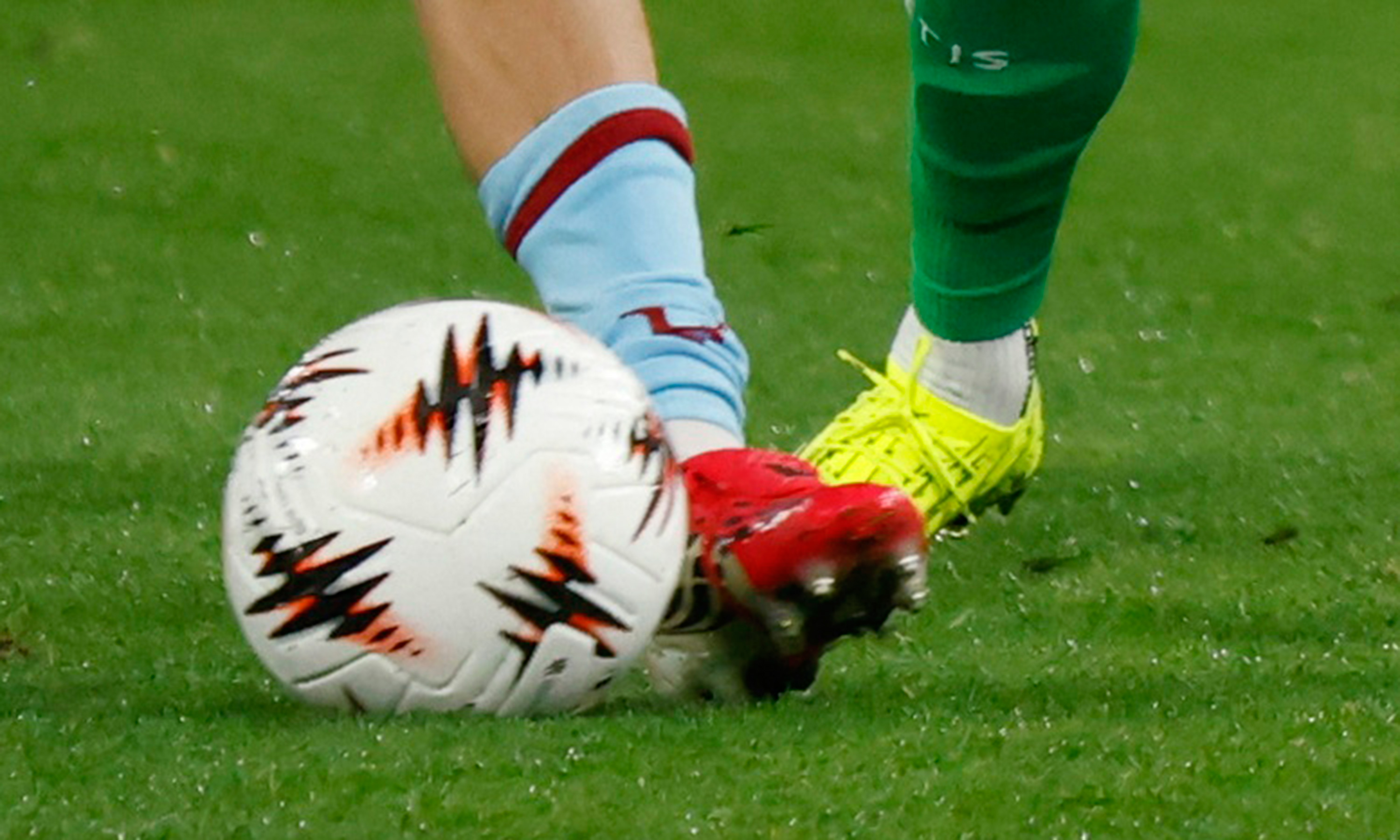 İngiliz kulüplerinin bu sezon UEFA'dan elde ettiği gelir 566.8 milyon Euro olarak hesaplandı. Bu sezon özelinde en çok UEFA gelirine sahip olan ikinci ülke olan İspanya 357.2 milyon euroluk bir kazanç sağladı. Almanya 331.6, İtalya 298.4 ve Fransa 248.1 milyon euro gelir elde etti.