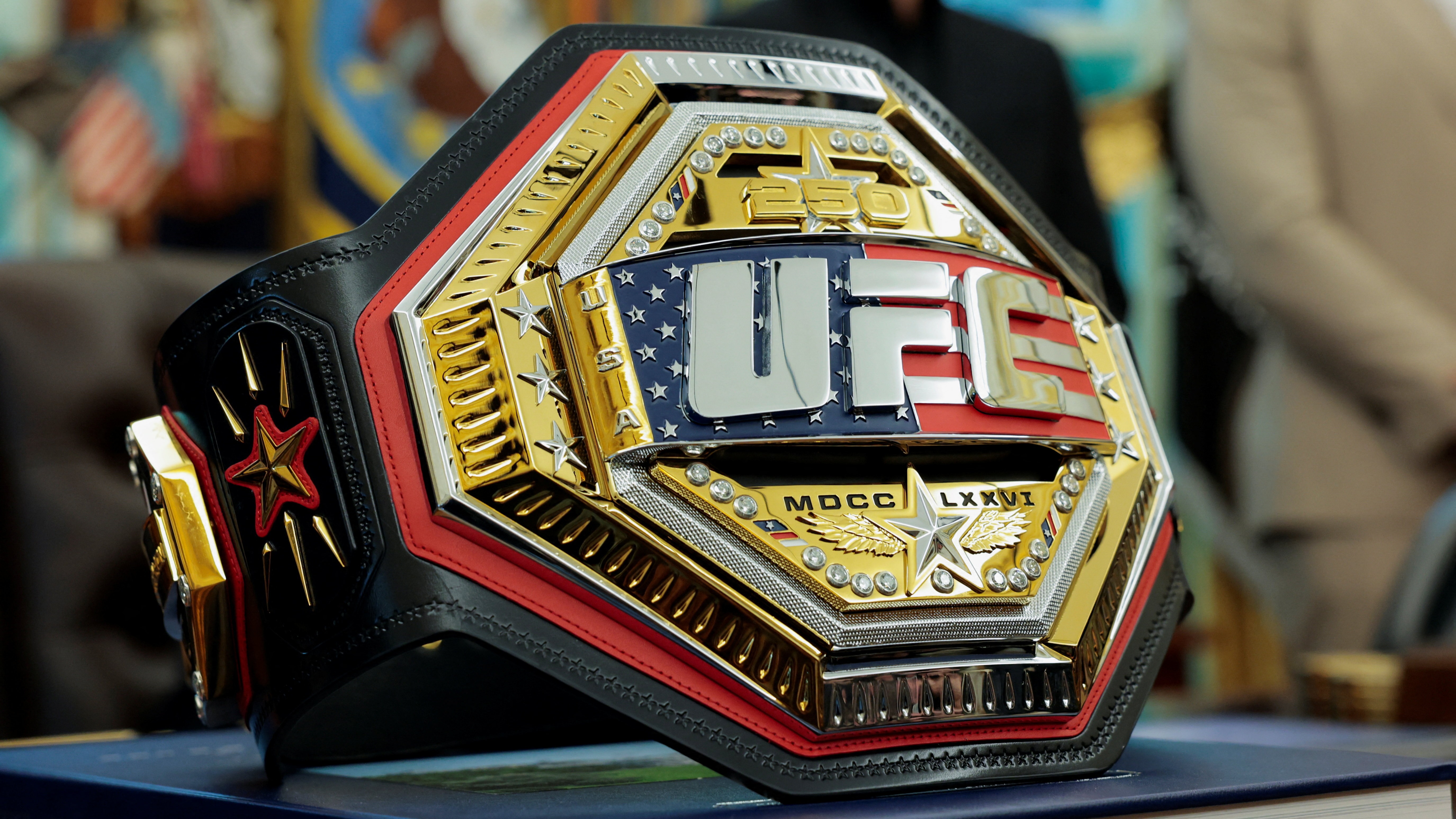 UFC efsanesi kafese geri dönüyor, resmi açıklama geldi