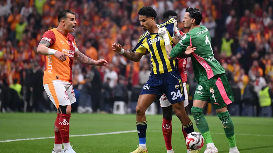 Trio ekibi, Yasin Kol'a ateş püskürdü! Derbide 1 penaltı, tam 5 kırmızı kart atlandı - 17
