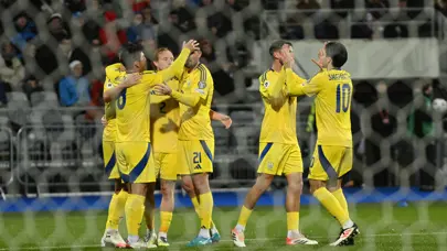 Ukrayna ilk galibiyetini 5 golle aldı