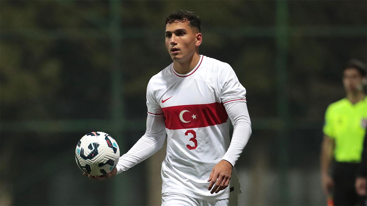 Galatasaray sol bek transferini resmen açıkladı! 3 yıllık imza TFF'ye bildirildi