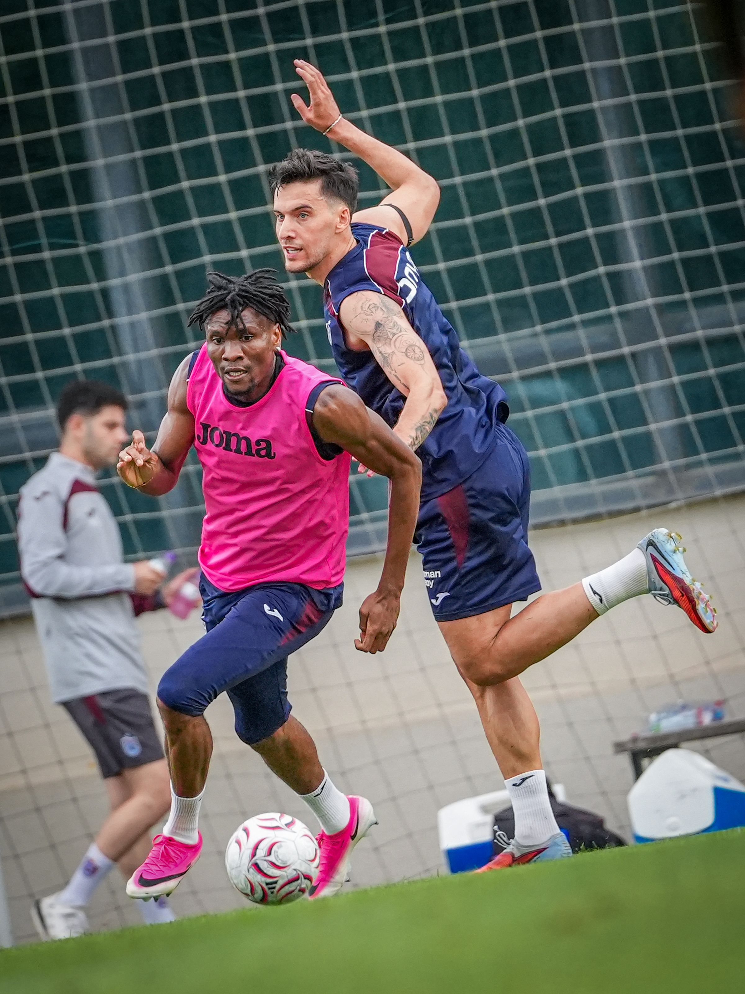 Trabzonspor, yeni sezon hazırlıklarına çift antrenmanla devam etti