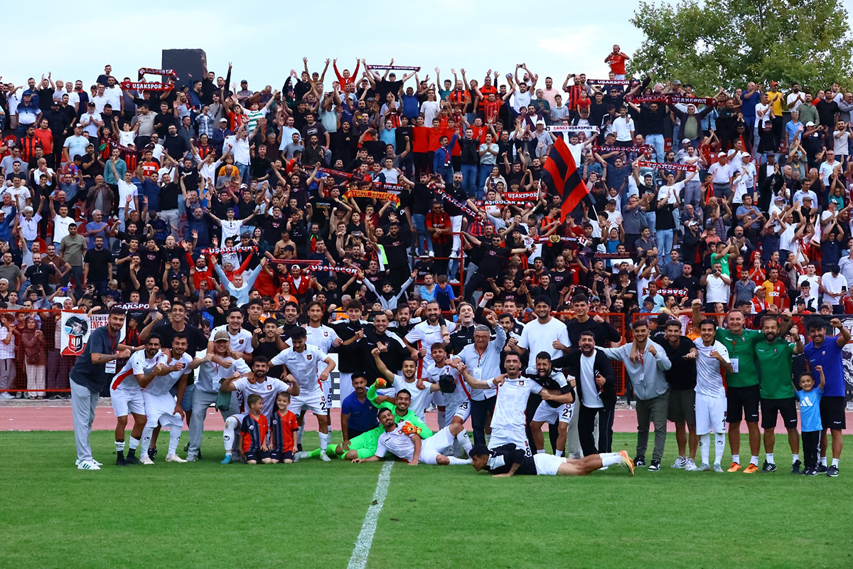 Uşakspor'dan Diğer 138 Takıma Ayar: Kalede Sinek Bile Geçirmiyorlar!
