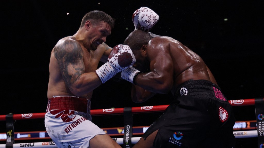 Dünyanın beklediği boks maçında tarihi nakavt: Usyk,  Wembley'de Dubois'yı yok etti