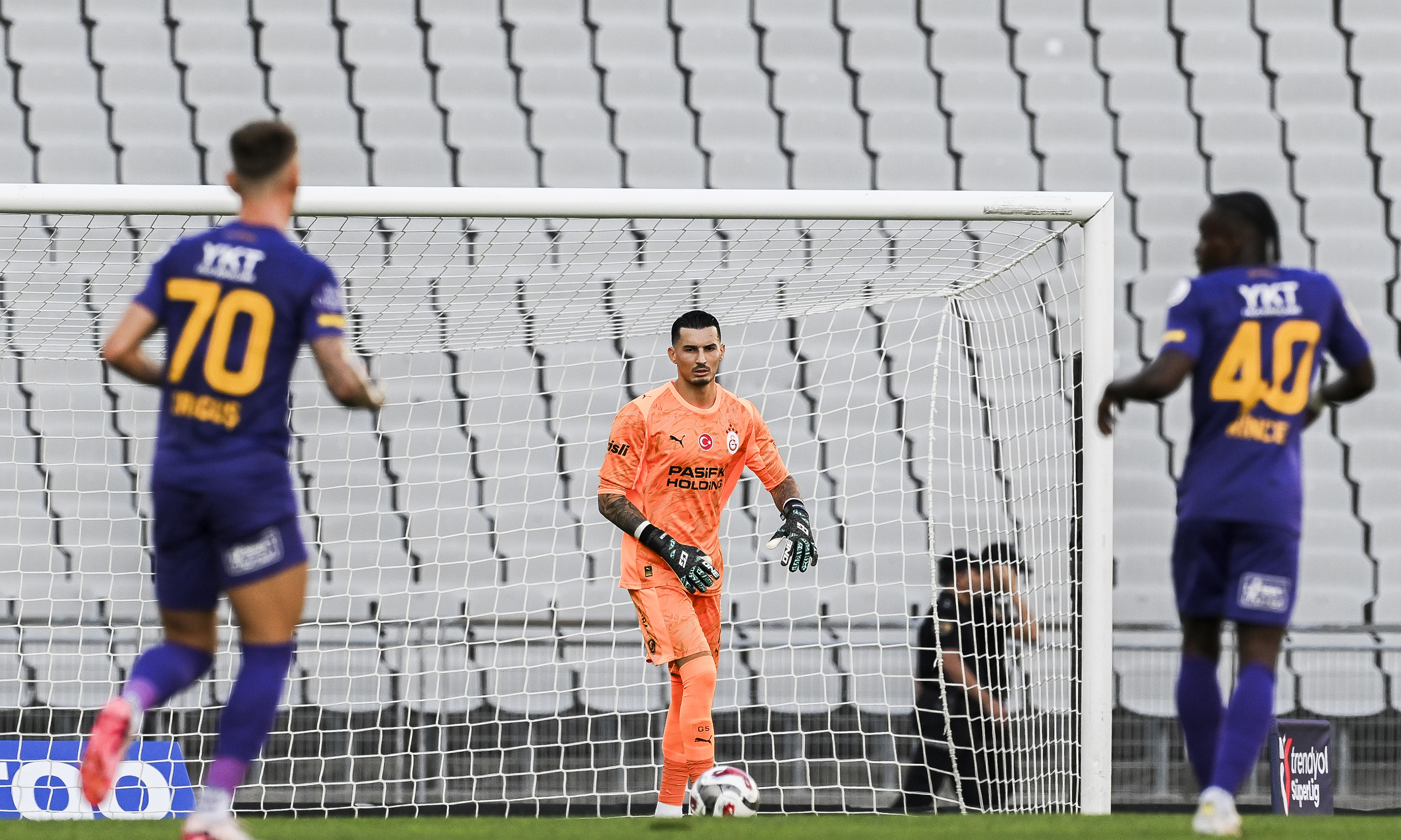 Uğurcan'dan Galatasaray'a Sarı-Kırmızı Göz Kırpma: 'Ben de Bir Katkı Sağlasam Fena Olmaz Hani!'