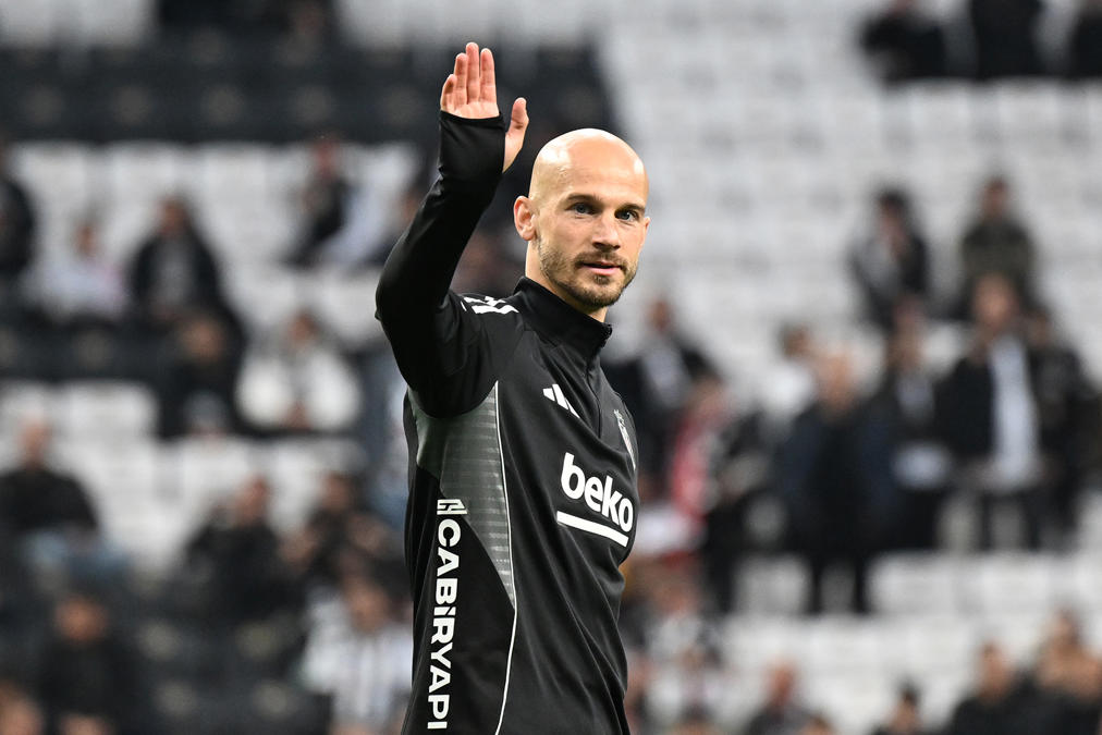 Beşiktaş'ta ayrılık yakın! Cerny'ye teklif geldi, yerine gelecek isim şimdiden belirlendi