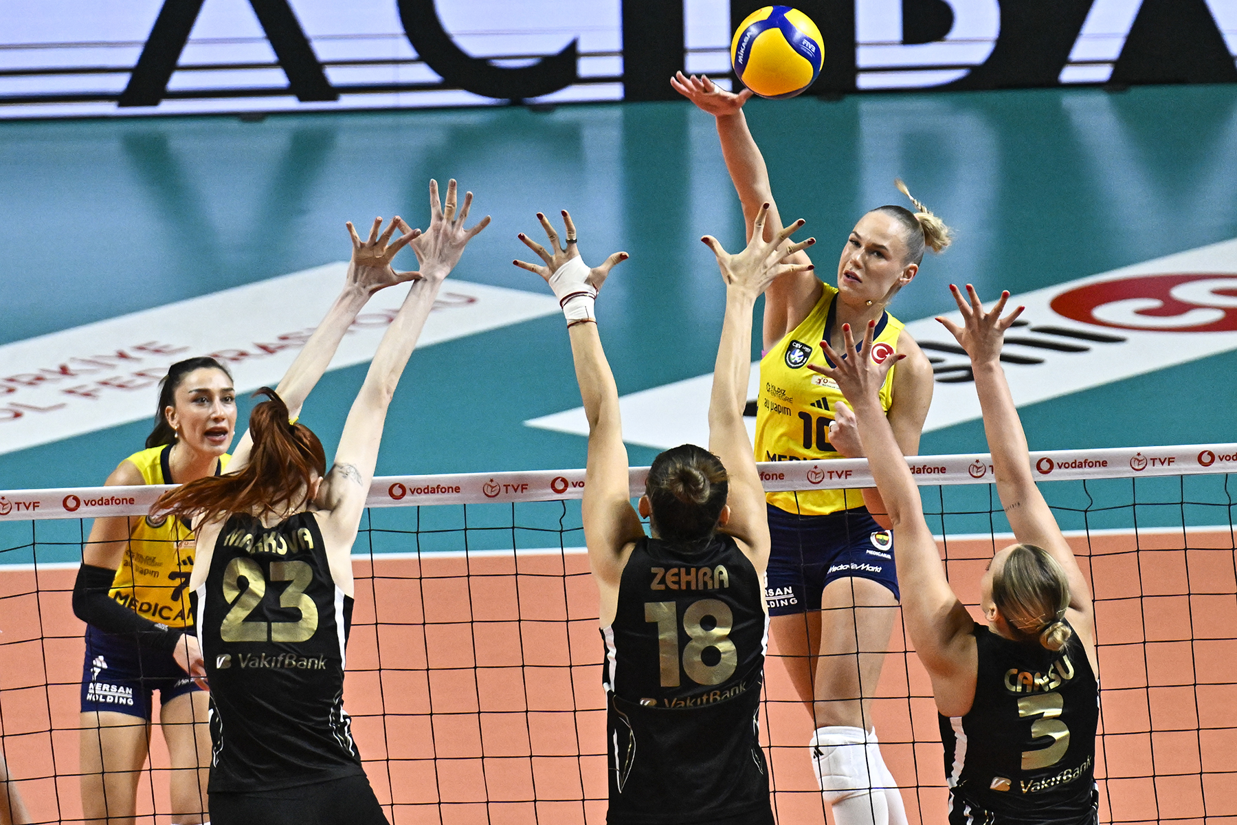 Sultanlar Ligi'nde derbi haftası: VakıfBank-Fenerbahçe