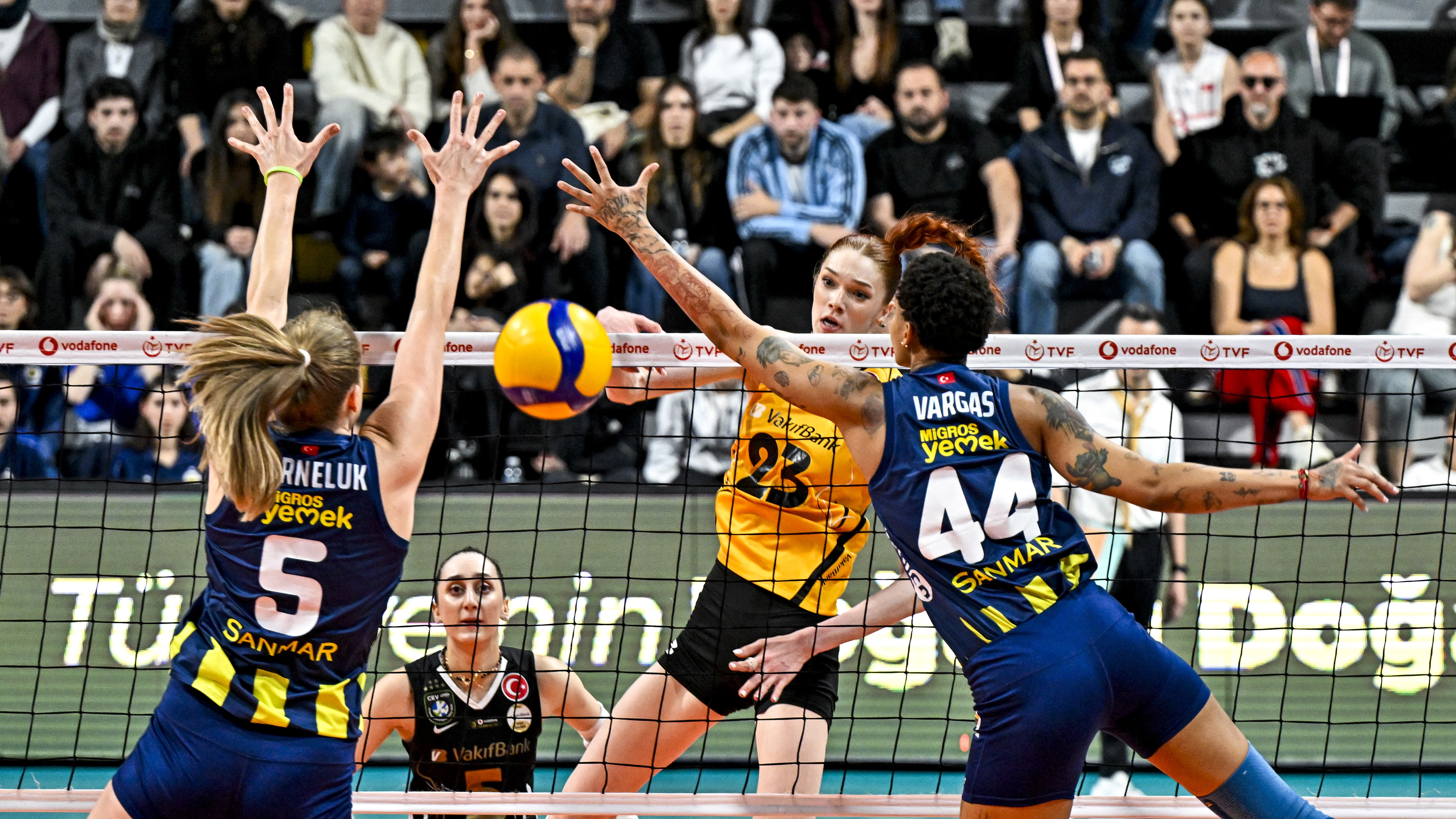 Fenerbahçe Medicana, seriyi eşitledi: Melissa Vargas'tan 28 sayı