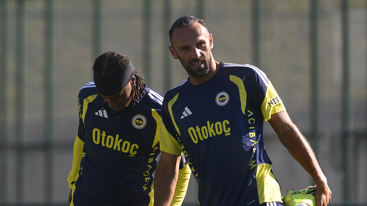 Fenerbahçe'de şok gelişme! Yeni transfer sahayı sedyeyle terk etti