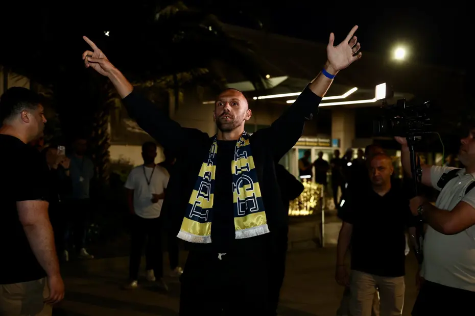 Vedat Muriqi, Fenerbahçe için İstanbul'a geldi - 3