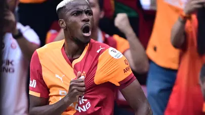 Osimhen için çarpıcı transfer iddiasını canlı yayında verdi: "Üst düzey bir isimden duydum"