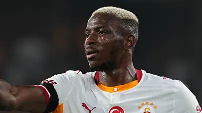 Osimhen'in sahalara dönmek istediği maç! Galatasaraylıların gözü kulağı bu haberdeydi Osimhen'in sahalara dönmek istediği maç! Galatasaraylıların gözü kulağı bu haberdeydi