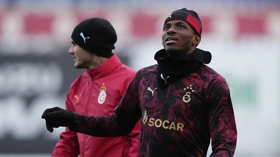 Osimhen ayağının tozuyla Galatasaray antrenmanına katıldı