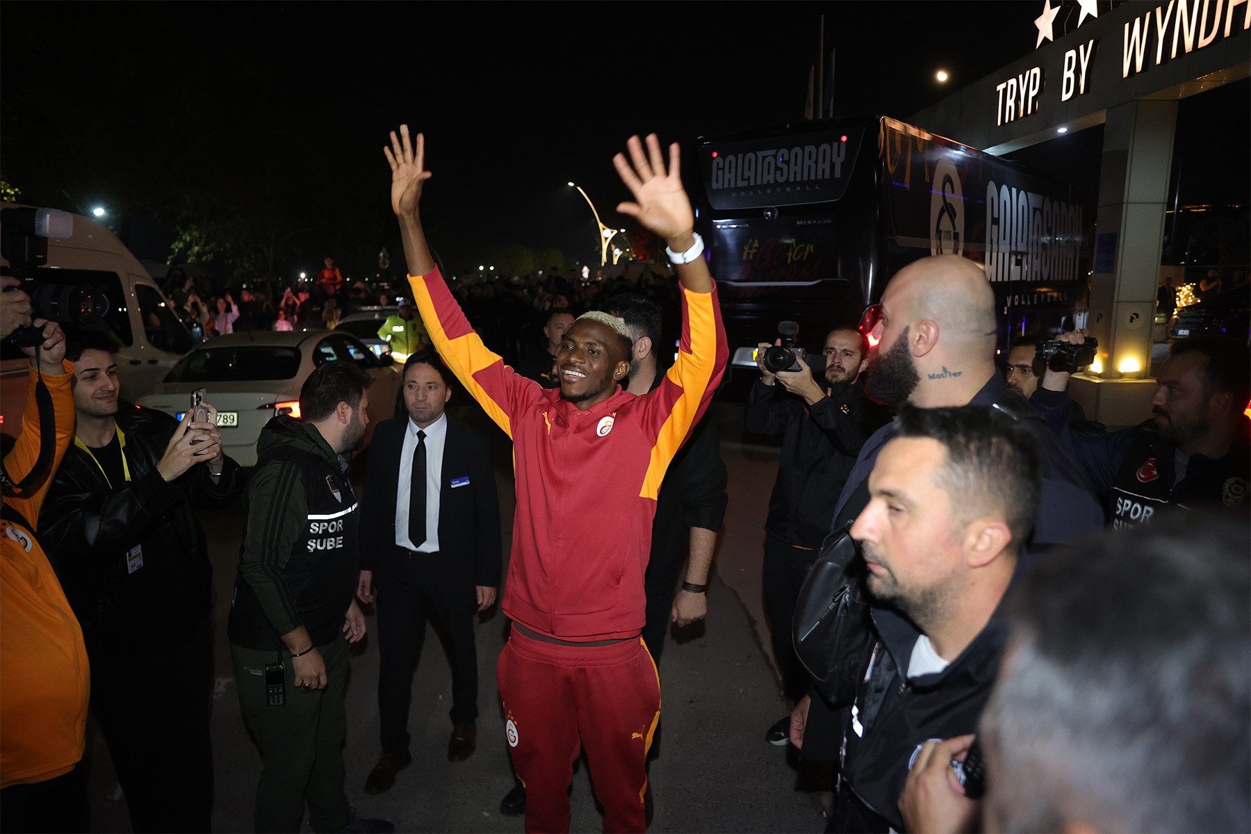 Galatasaray'a Kocaeli'de coşkulu karşılama