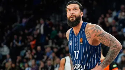 Anadolu Efes'te 5. ayrılık: Vincent Poirier ile vedalaşıldı