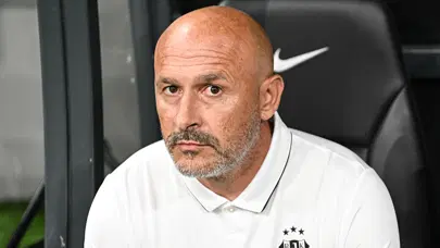 Sadece 1 ismin forması garanti! Vincenzo Italiano o futbolcuyu açıkladı Sadece 1 ismin forması garanti! Vincenzo Italiano o futbolcuyu açıkladı