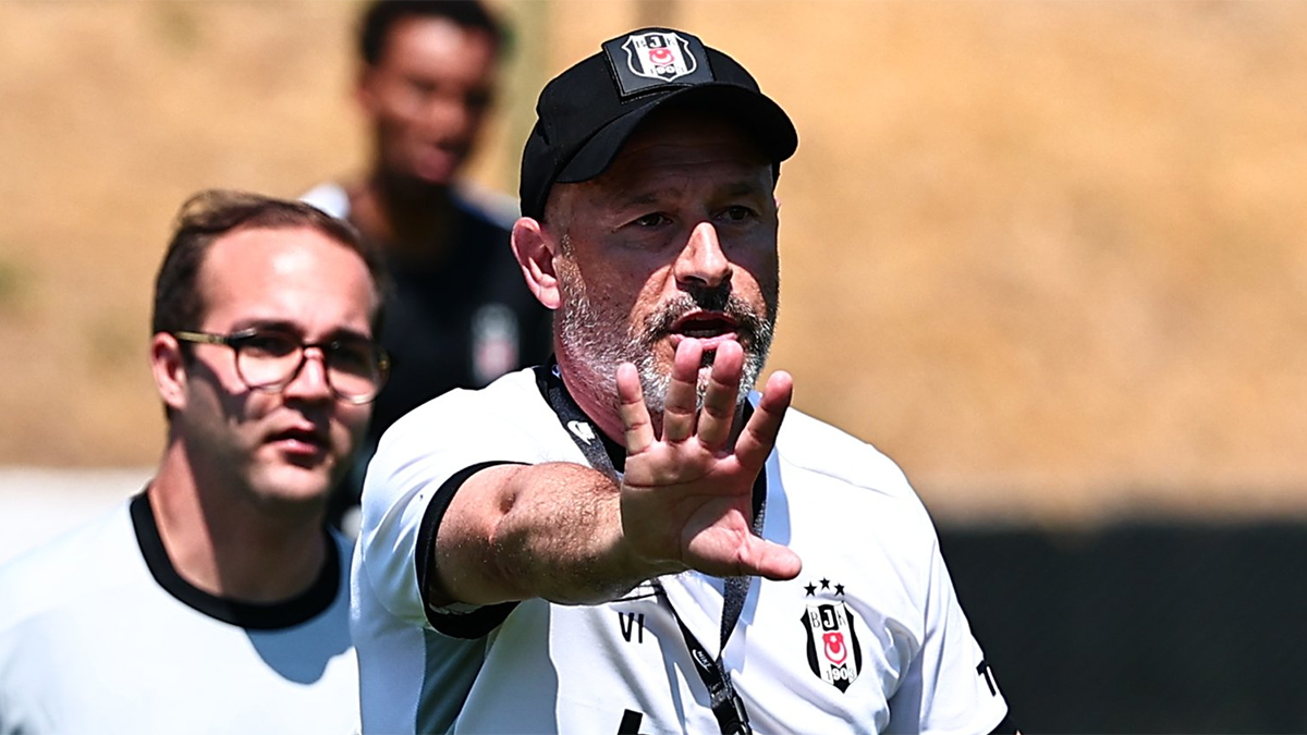 Beşiktaş'ta kıyım sürüyor! Italiano 7 isme daha kapıyı gösterdi, toplam ayrılık 15'e çıktı