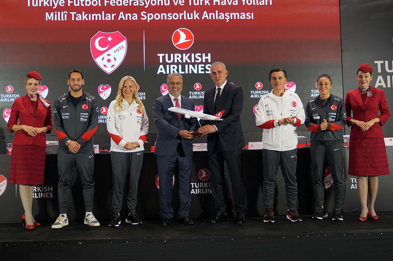 Vincenzo Montella'dan Dünya Kupası sözleri: "Gidebilmek için her şeye sahibiz" 