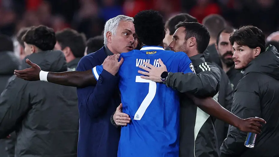 Şampiyonlar Ligi'nde skandal! Herkes Vinicius'a yapılanları konuşuyor: "Men edilmeli" - 4 Şampiyonlar Ligi'nde skandal! Herkes Vinicius'a yapılanları konuşuyor: "Men edilmeli" - 4