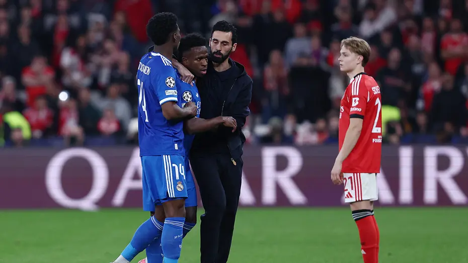 Şampiyonlar Ligi'nde skandal! Herkes Vinicius'a yapılanları konuşuyor: "Men edilmeli" - 8 Şampiyonlar Ligi'nde skandal! Herkes Vinicius'a yapılanları konuşuyor: "Men edilmeli" - 8