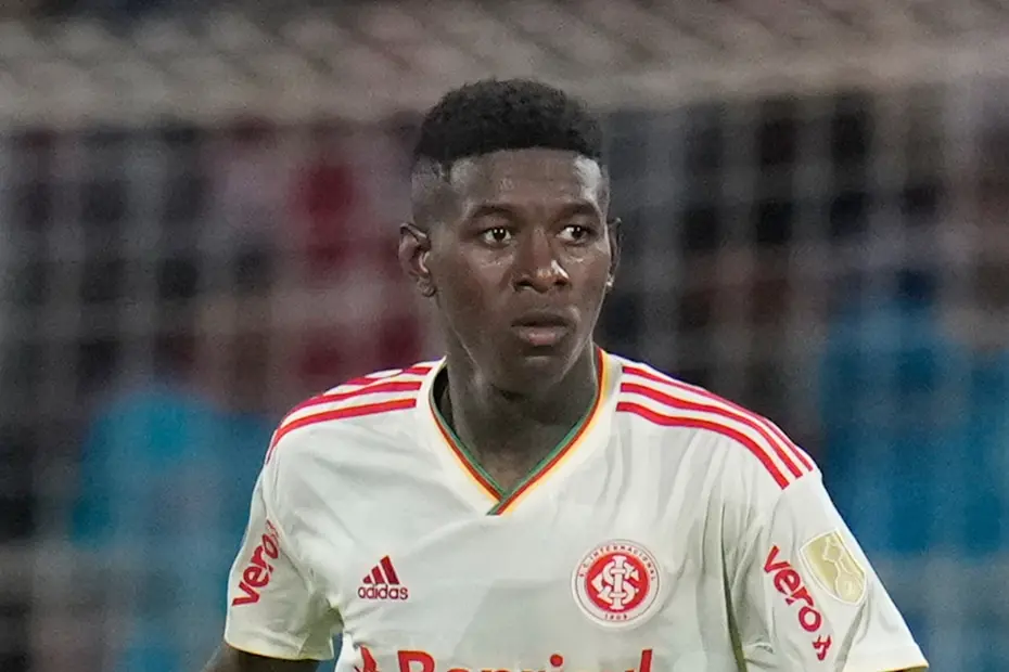 Yaz transfer döneminde Galatasaray'la anılmıştı: Yıldız stoper bu kez Beşiktaş'ın hedefinde  - 2