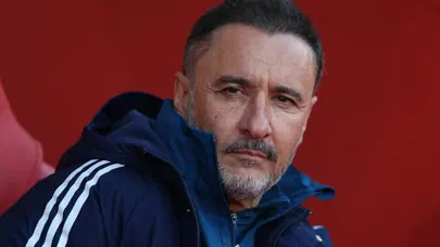 "Ertuğrul Doğan'la görüşen Vitor Pereira'dan Trabzonspor kararı" | Sporun manşetleri "Ertuğrul Doğan'la görüşen Vitor Pereira'dan Trabzonspor kararı" | Sporun manşetleri