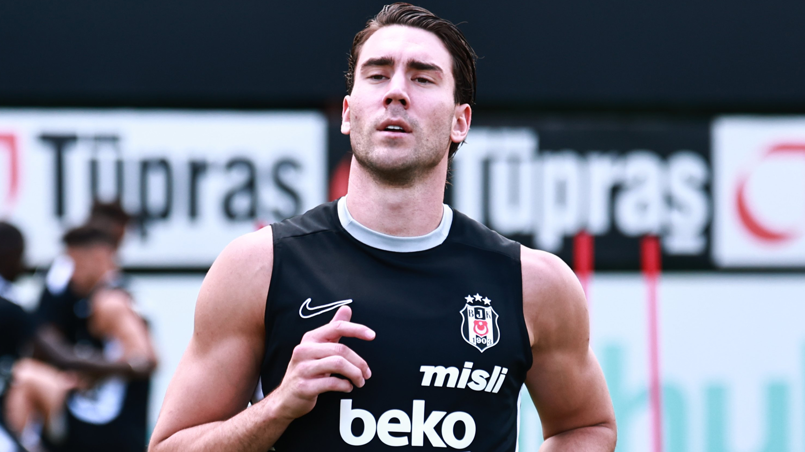 Beşiktaş, UEFA listesini güncelledi: Vlahovic kararı