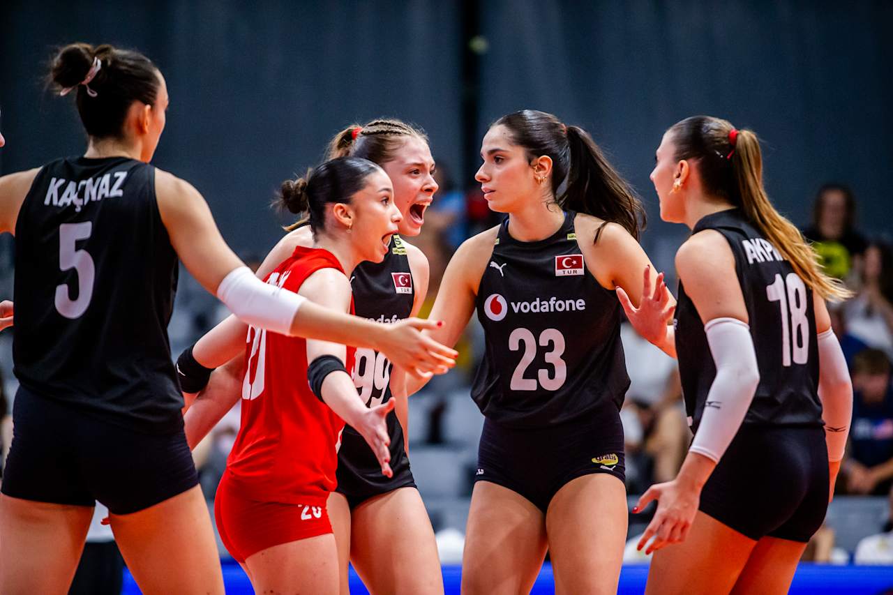 U19 Kadın Milli Voleybol Takımı, Dünya Şampiyonası'nda çeyrek finale yükseldi