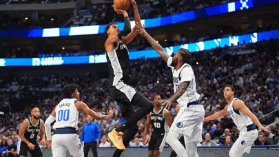 Victor Wembanyama, NBA'de sezona "double-double" ile başladı