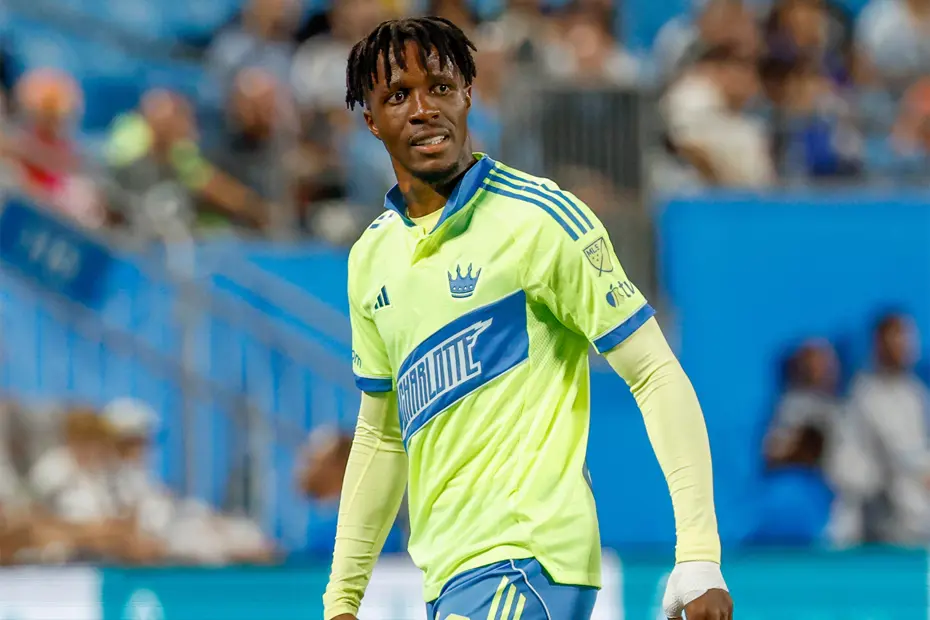 Wilfried Zaha yıldızlaştığı maçta olaya karıştı: Bir anda olanlar oldu, kırmızı kart çıktı - 4 Wilfried Zaha yıldızlaştığı maçta olaya karıştı: Bir anda olanlar oldu, kırmızı kart çıktı - 4