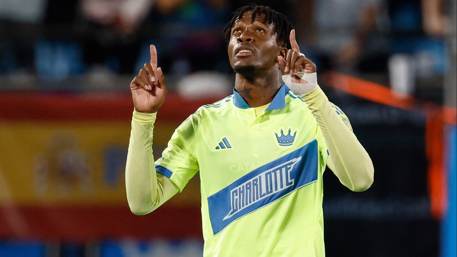 Zaha Gol Atıp Rakibi Çıldırtınca, MLS Sahası Amerikan Güreşi Arenasına Döndü!