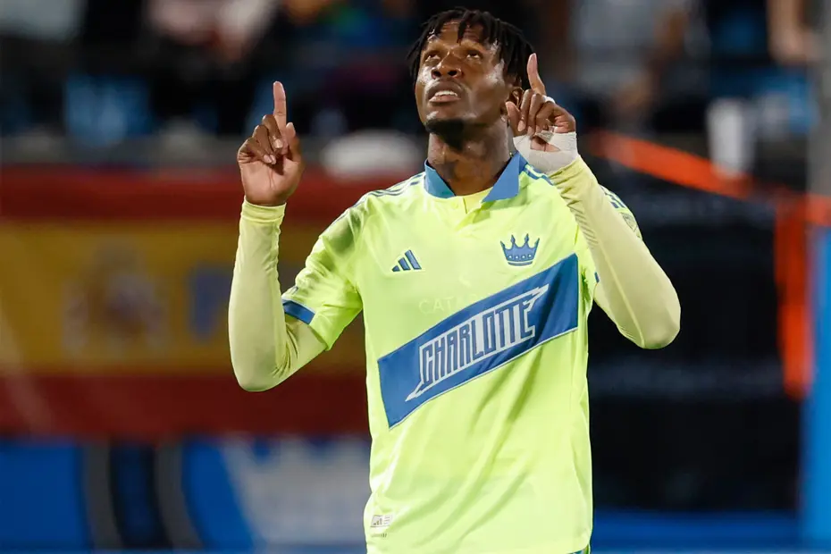 Wilfried Zaha yıldızlaştığı maçta olaya karıştı: Bir anda olanlar oldu, kırmızı kart çıktı - 3 Wilfried Zaha yıldızlaştığı maçta olaya karıştı: Bir anda olanlar oldu, kırmızı kart çıktı - 3