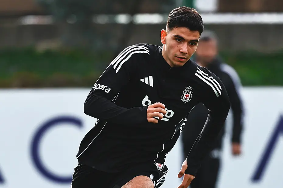 Beşiktaş'ta yeni transfer Yasim Özcan ilk idmanına çıktı