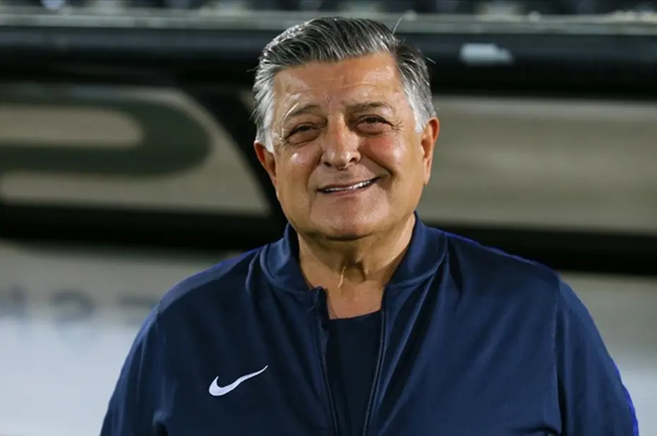 Yılmaz Vural yurt dışından gelen transfer teklifini canlı yayında duyurdu: Yeni adresi belli oluyor - 3 Yılmaz Vural yurt dışından gelen transfer teklifini canlı yayında duyurdu: Yeni adresi belli oluyor - 3