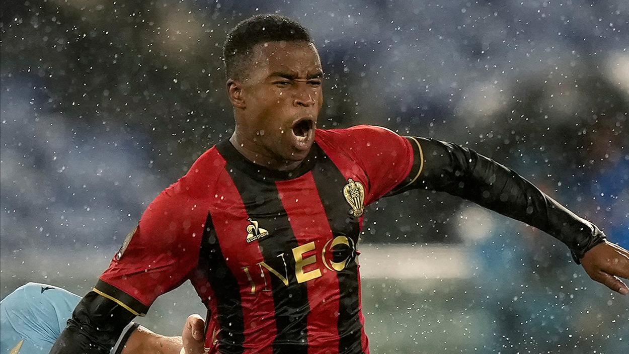 Dortmund'un genç yeteneği Moukoko'dan sürpriz transfer