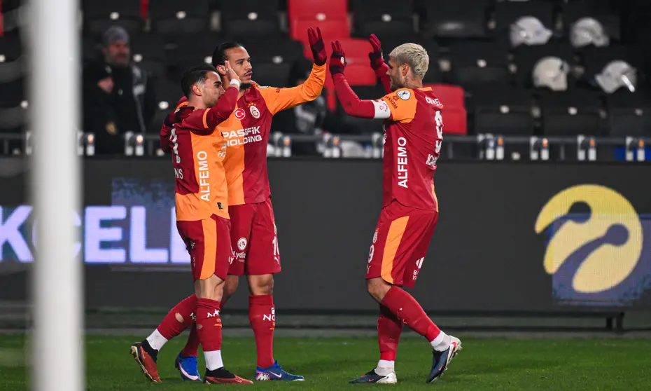 "Kontrat meselesi final öncesi çözülmeli" | Spor yazarları Galatasaray-Trabzonspor maçı için ne dedi? - 2 "Kontrat meselesi final öncesi çözülmeli" | Spor yazarları Galatasaray-Trabzonspor maçı için ne dedi? - 2