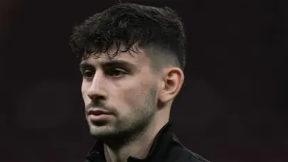 Taraftarlar Yusuf Demir'i görünce kazan kaldırmıştı! Galatasaray'dan açıklama geldi Taraftarlar Yusuf Demir'i görünce kazan kaldırmıştı! Galatasaray'dan açıklama geldi