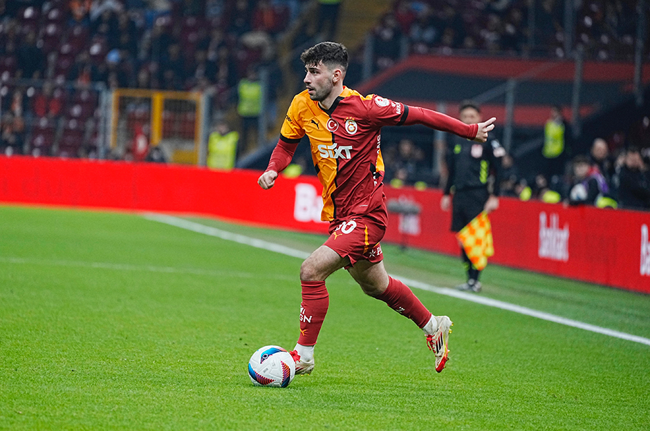 Galatasaray'da Yusuf Demir'in ayrılığı son anda iptal oldu