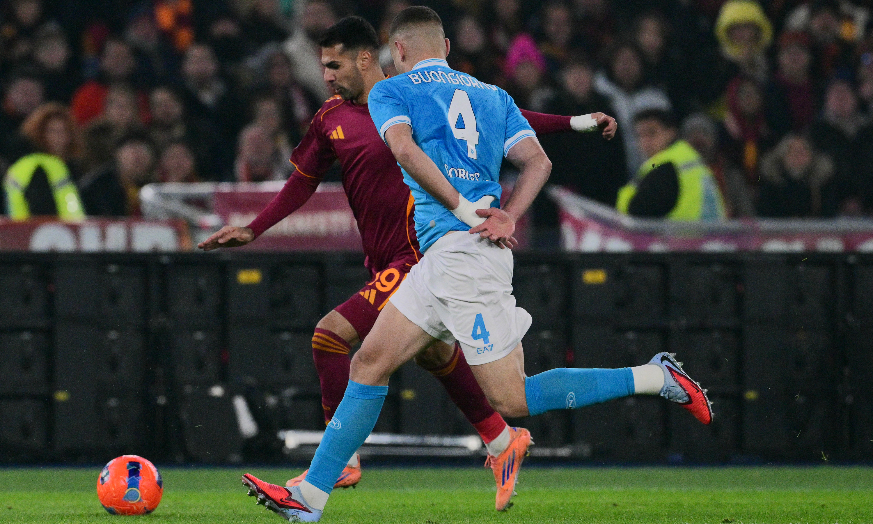 Roma-Napoli Derbisi: Liderlik Koltuğu Kapışması Başladı... Henüz Kimse Oturmuyor Ama!