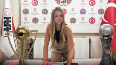 Türk futbolunda tarihi imza! 22 yaşındaki Zeynep Mestan teknik direktörlüğe getirildi Türk futbolunda tarihi imza! 22 yaşındaki Zeynep Mestan teknik direktörlüğe getirildi