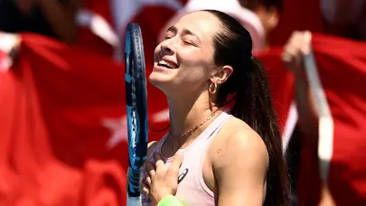 Sıradaki gelsin! Zeynep Sönmez, Avustralya Açık'ı fethetti, adını 3. tura yazdırdı