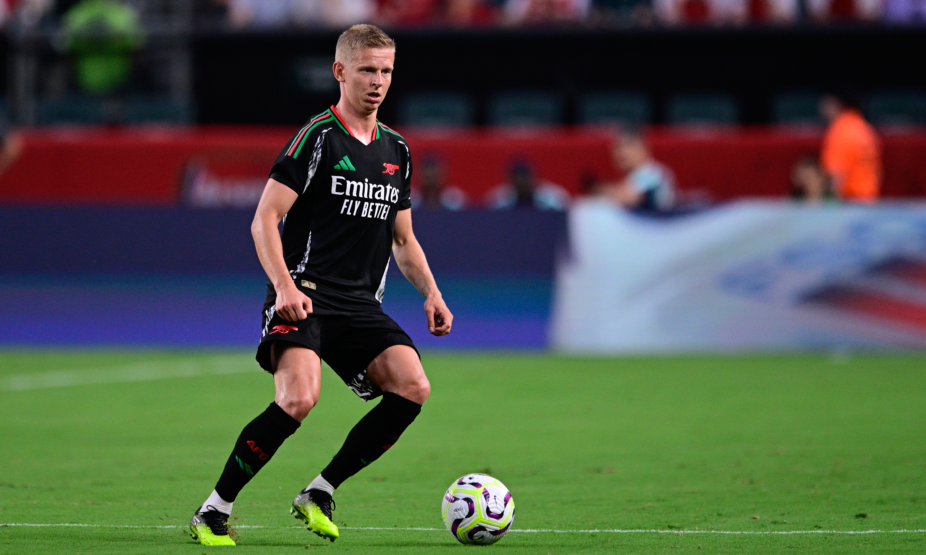 Fenerbahçe'nin teklif yaptığı Zinchenko transfer kararını verdi