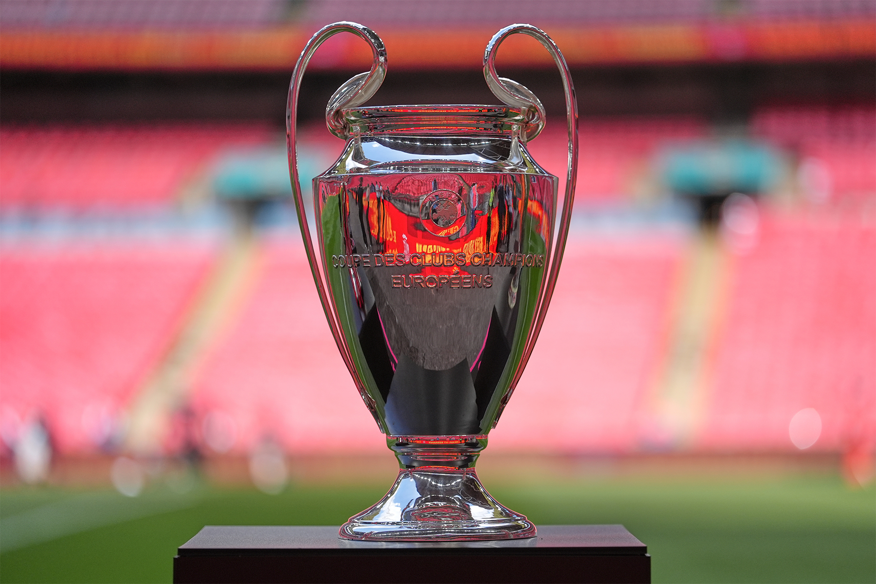 Şampiyonlar Ligi'nde İlk Hafta: Galatasaray'ı Puan Durumunda Bulmak İçin Büyüteç Gerekiyor!
